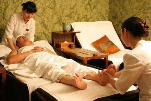 带朋友去成都双流男士高档油压足浴洗浴中心,会馆技师服务一流