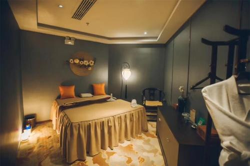 前两天去了重庆巴南区男士足浴洗浴会所,这样的服务你绝对想不到